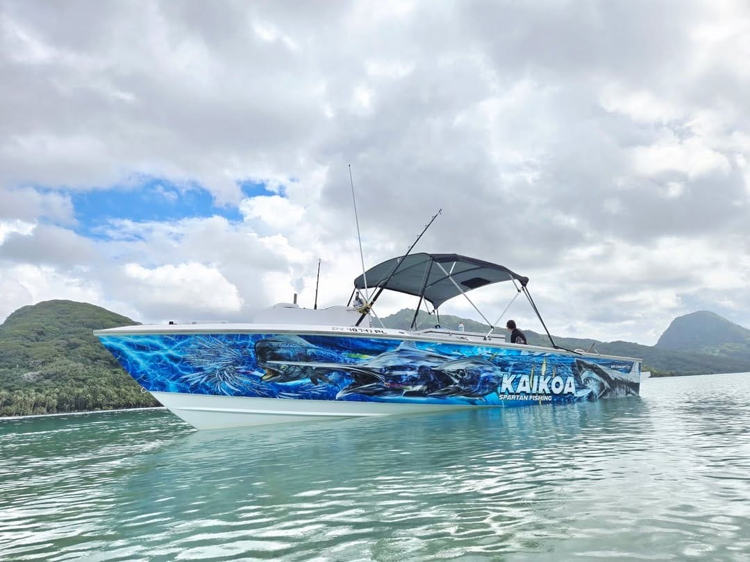 Le Kaikoa sur le lagon de Huahine avec Raimoana